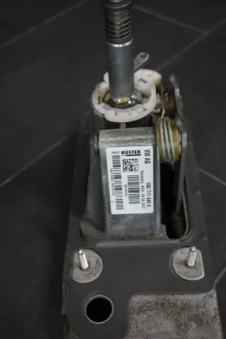 Audi A3 8P Schaltung 1Q0711049C 6 Gang Schaltgetriebe Schaltseile - Bild 5