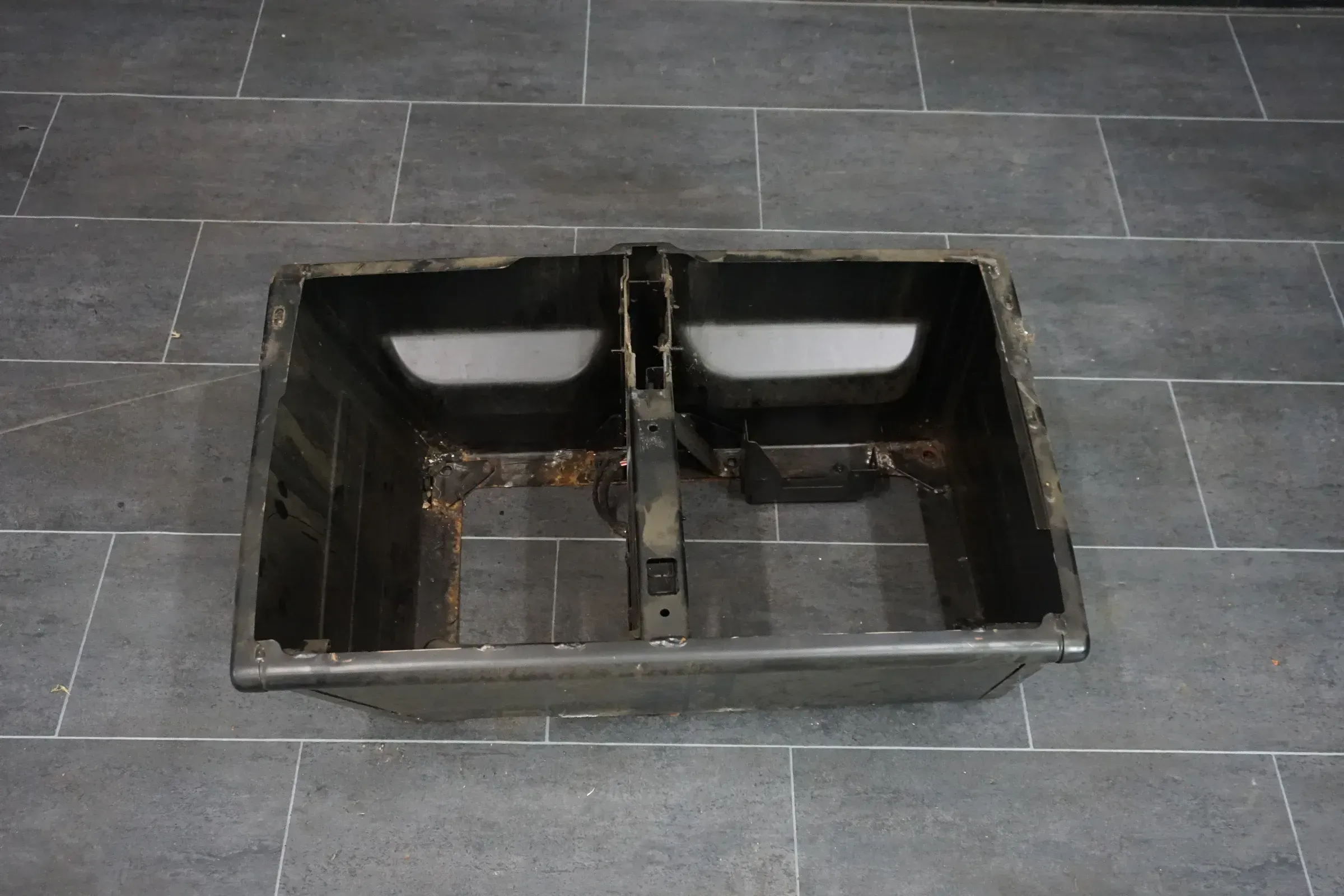 VW T5 T6 2er-Sitzbank hinten Unterteil Sitzteil Schwarz vorn - Bild 1