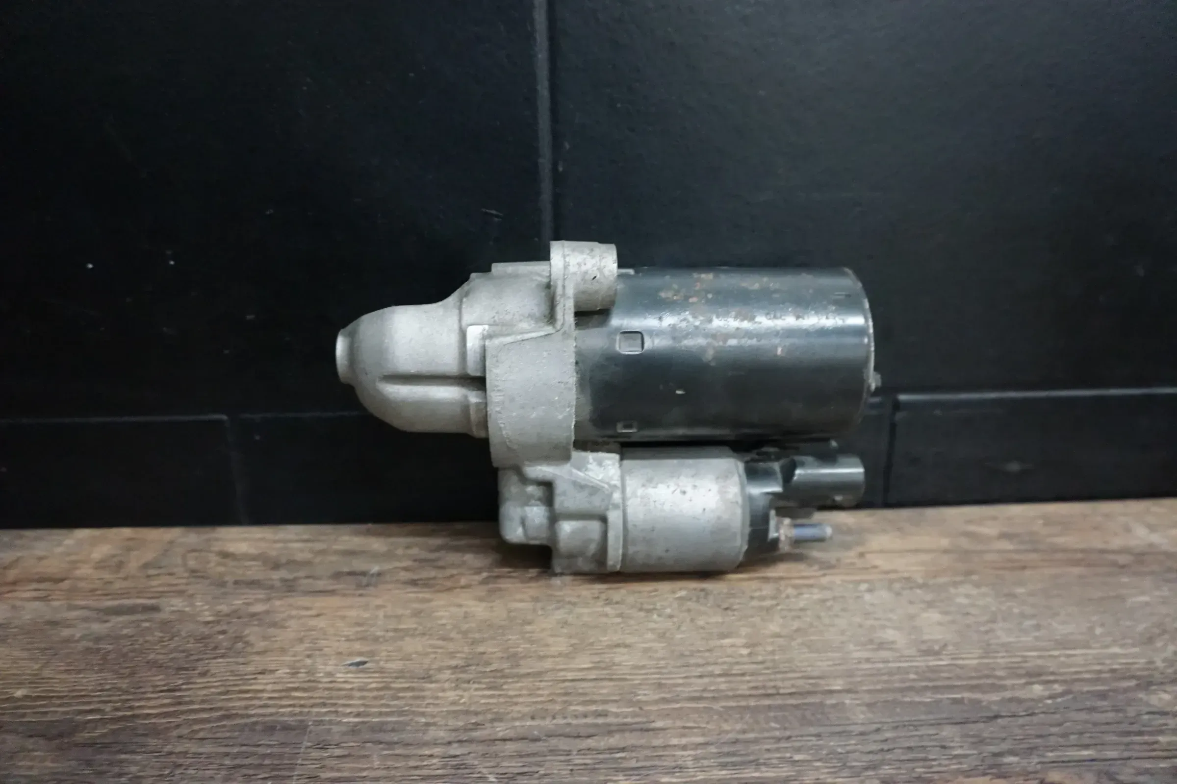 Audi A4 8E A6 4F A8 4E Anlasser 06E911023C Starter Automatikgetriebe - Bild 1