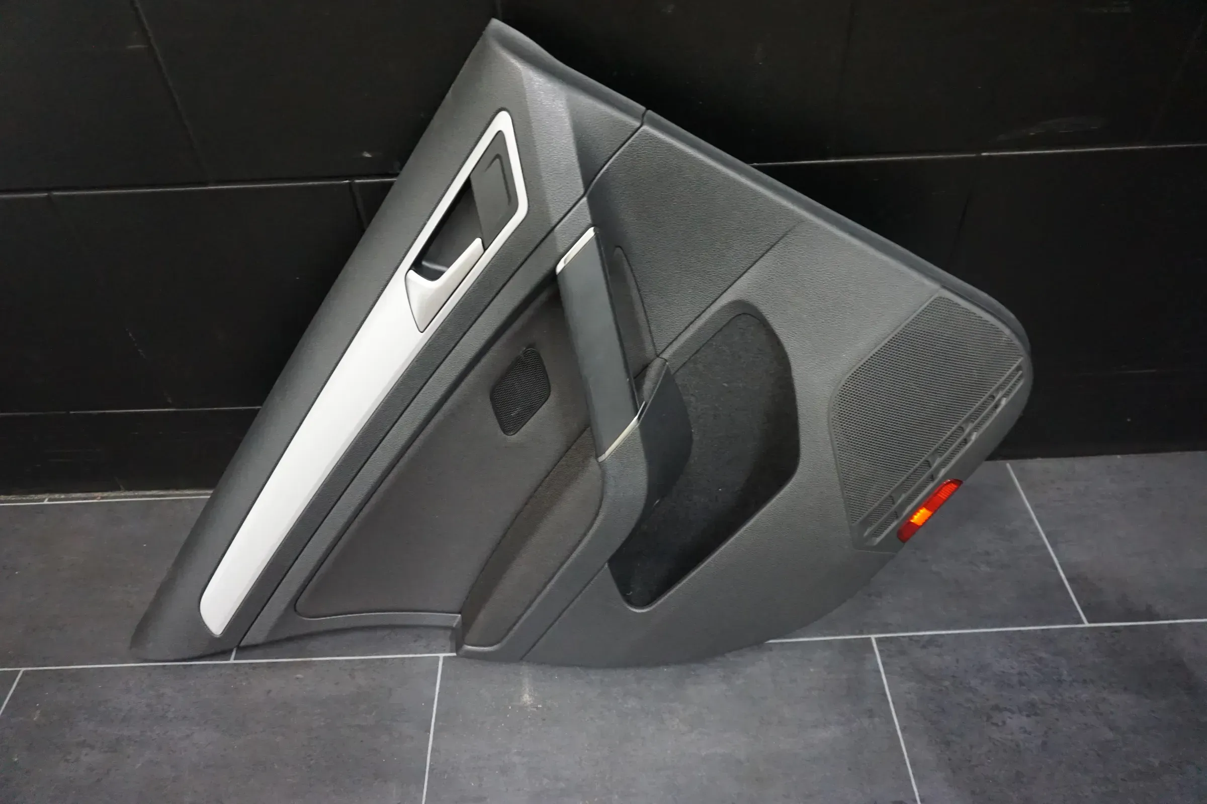 VW Golf 7 VII Variant original Verkleidung Tür Türverkleidung hinten links - Bild 1