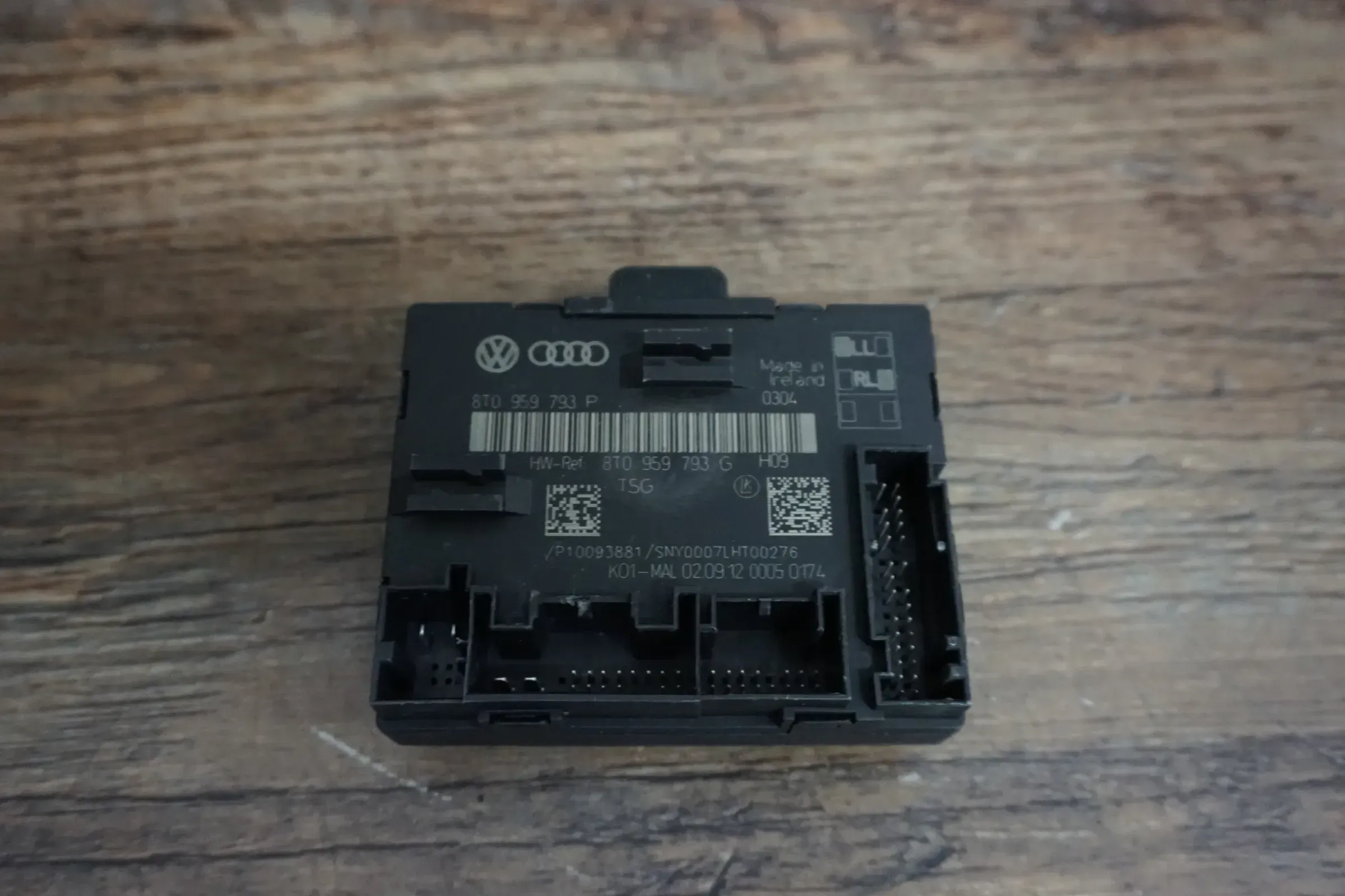 Audi A4 B8 8K Türsteuergerät Steuergerät Tür vorne links 8T0959793P 8T0959793G - Bild 1