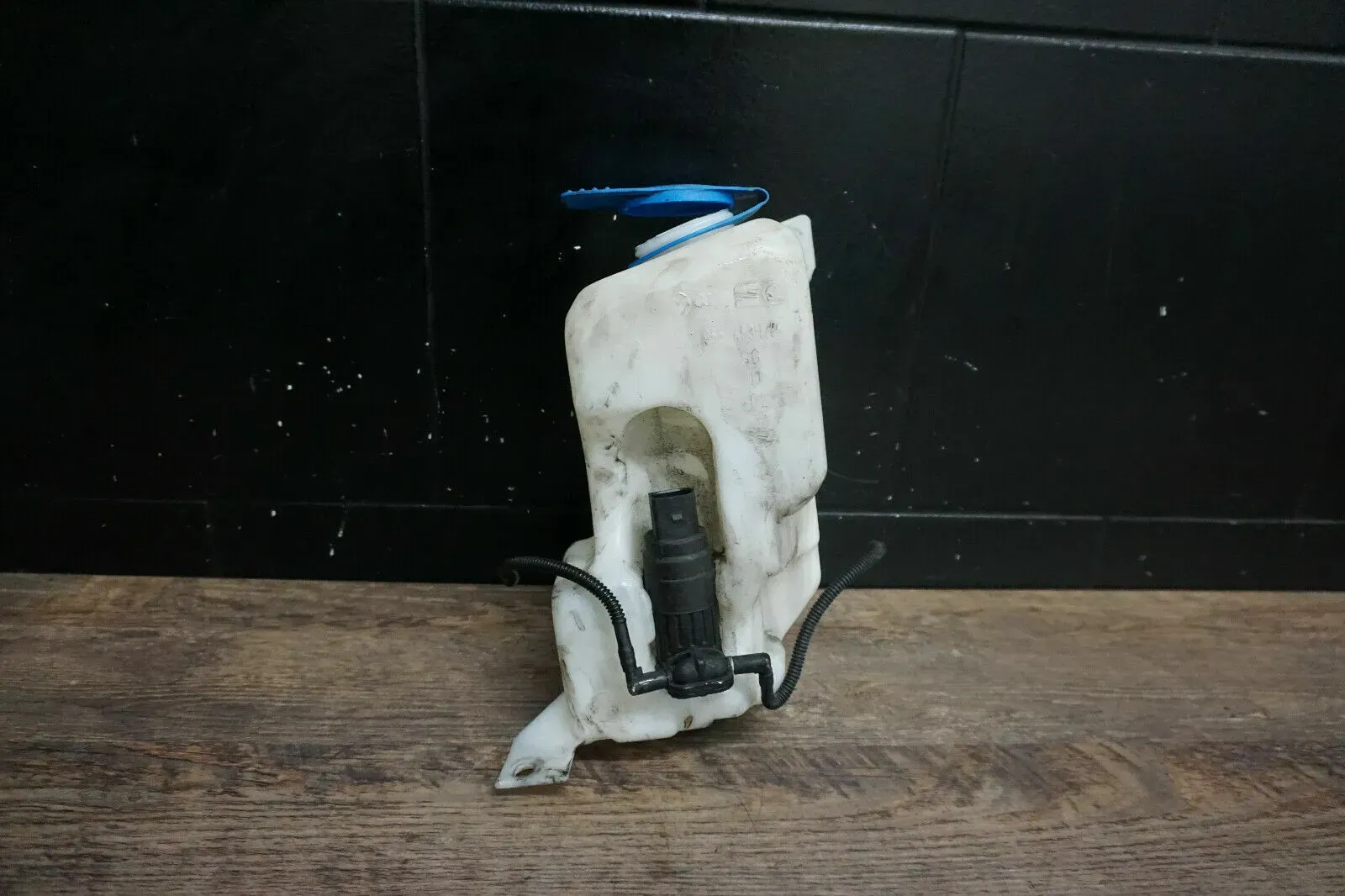 VW Golf 4 Bora Wischwasserbehälter Mit Pumpe 1J0955453N/P Seat Skoda Audi - Bild 1