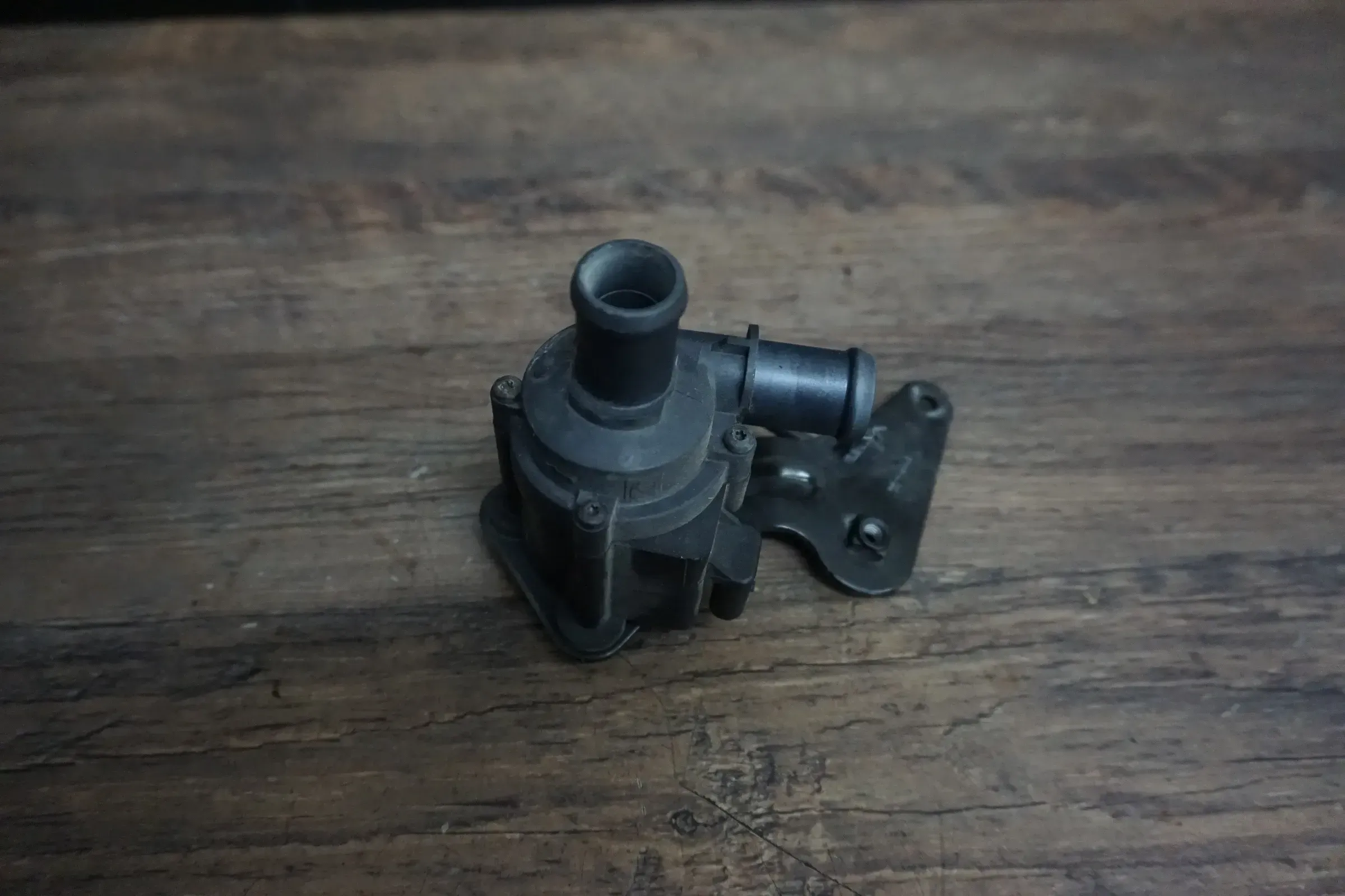 VW T6 2.0 TDI Zusatzwasserpumpe Wasserpumpe Pumpe 5Q0965561B 7E0121079AL - Bild 1