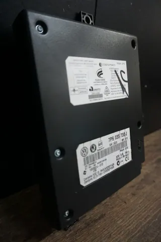 Orig Volkswagen Passat B7 Bluetooth Telematik ECU Steuergerät 7P6035730J R106 - Bild 2