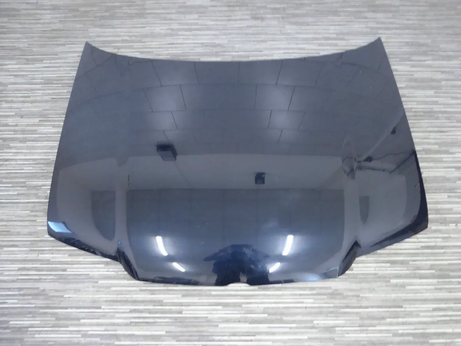 VW Bora BJ 1999 Motorhaube Deckel vorn Frontklappe schwarz LC9Z - Bild 1