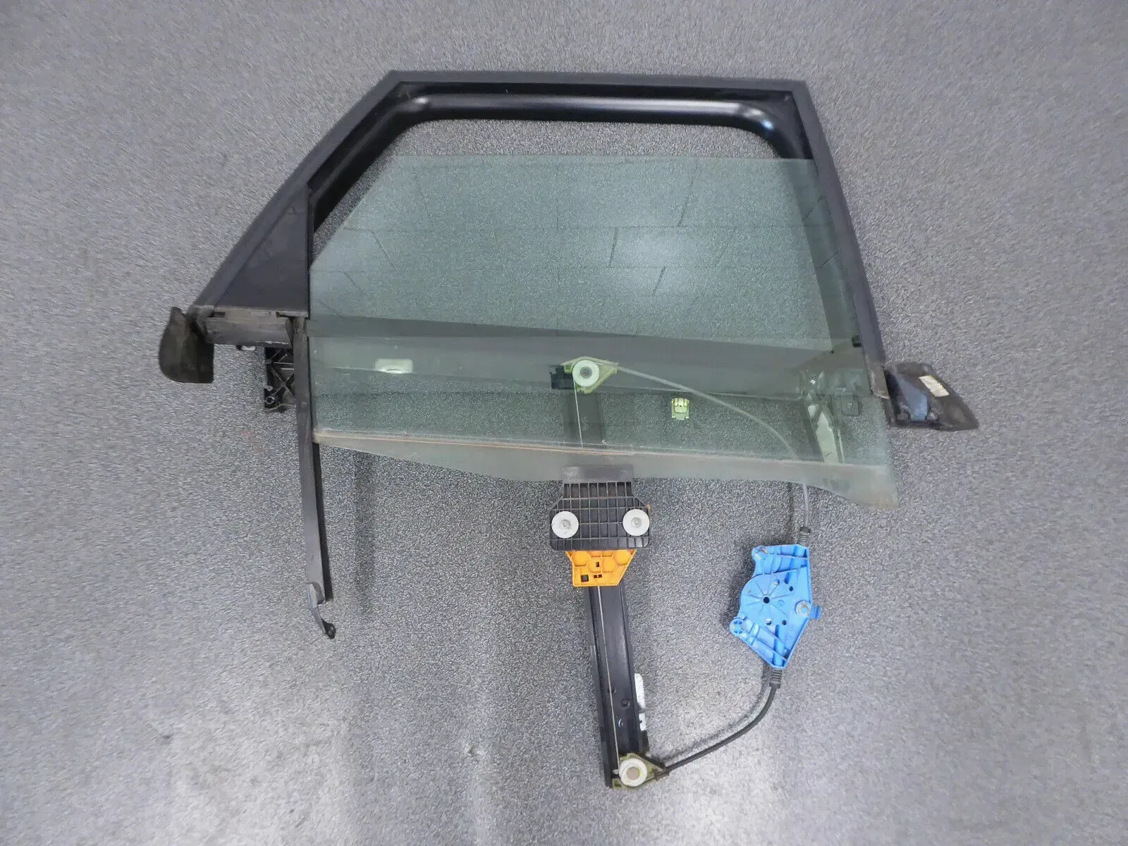 Fensterheber Fensterhebermotor hinten rechts Audi A4 B6 8E Bj 2003 8E0839462B - Bild 1