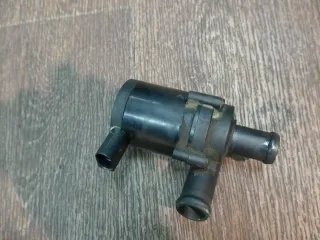VW Golf 5 GTI / Audi TT 8J / A3 8P Zusatzwasserpumpe Wasserpumpe 1K0965561G - Bild 2