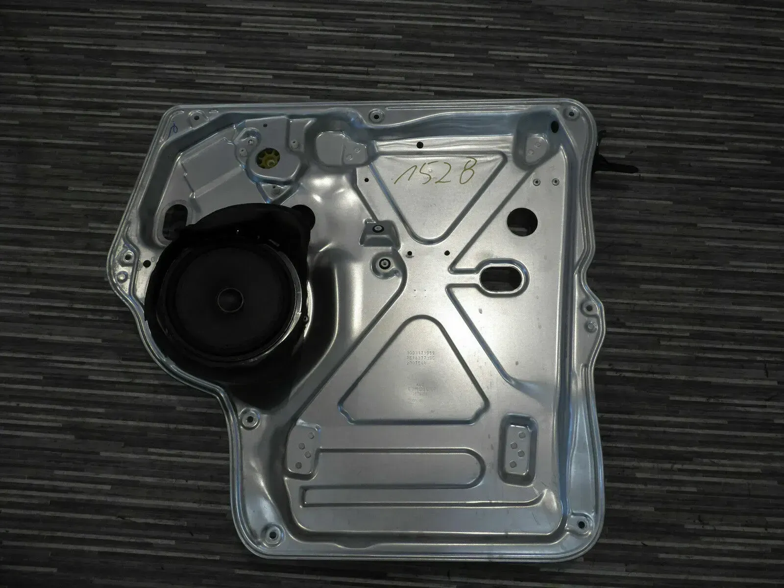 VW Transporter T5 Fensterhebertafel Türblech Türtafel vorne rechts 7E1837730C - Bild 1