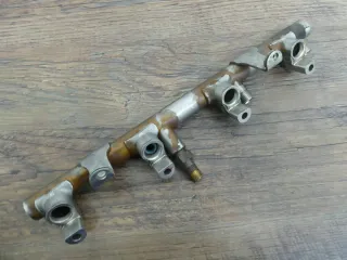 Org VW Kraftstoffverteiler 06K133317H Drucksensor fuel rail 2.0 TFSI Benzin - Bild 1
