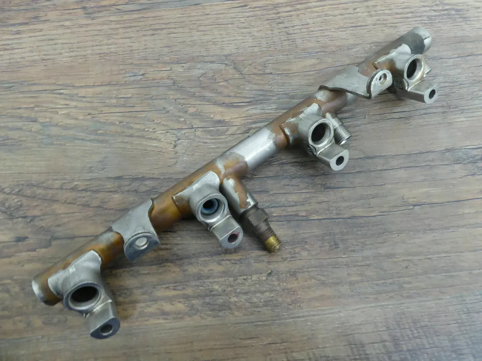 Org VW Kraftstoffverteiler 06K133317H Drucksensor fuel rail 2.0 TFSI Benzin - Bild 1