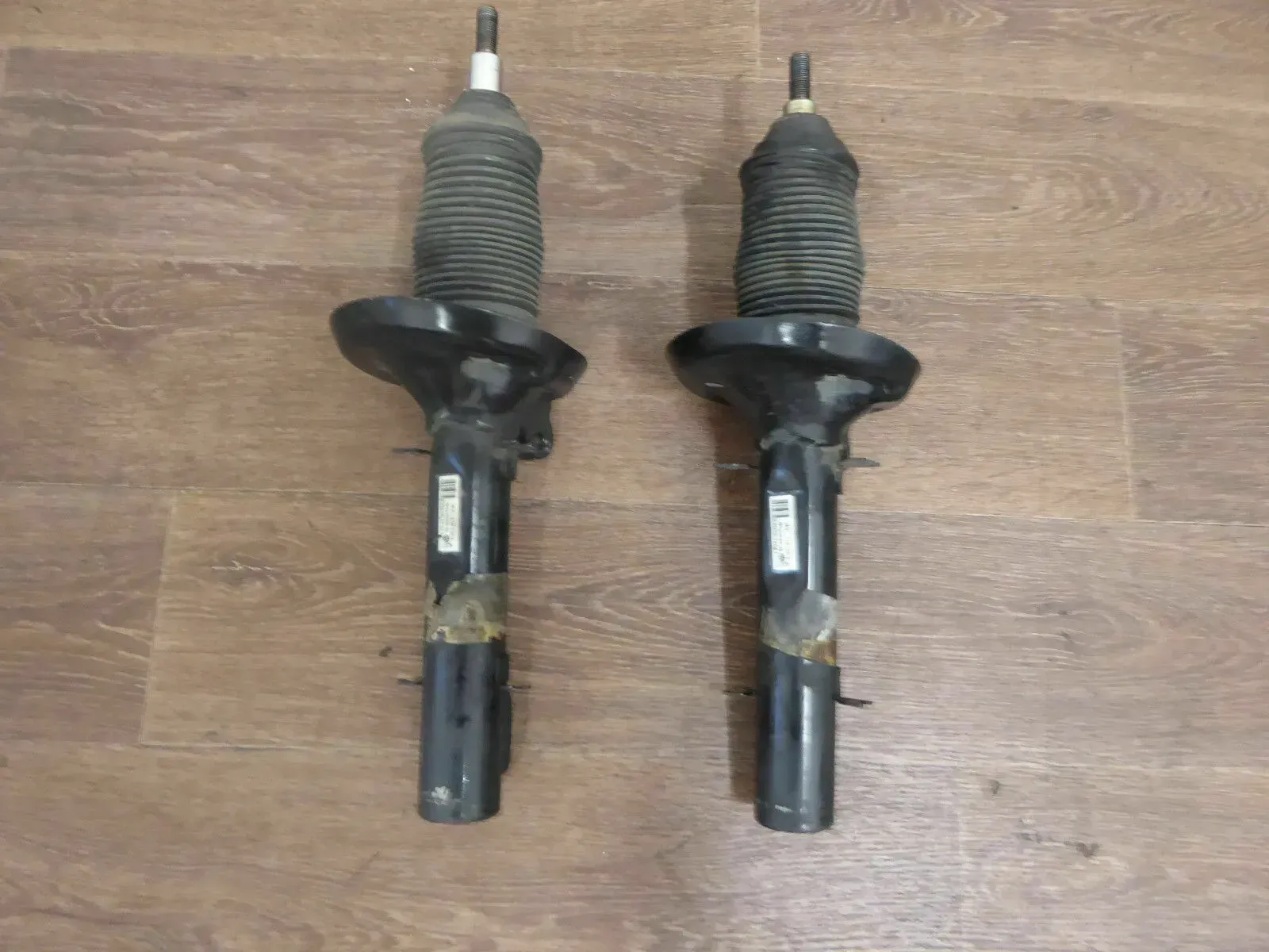 VW BORA (1J2) Federbein vorn vorne rechts links 2001 - Bild 1