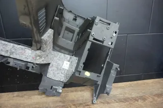 VW T5 Multivan Verkleidung Blende Fußraum unten Mitte 7H5858335D anthrazit - Bild 7