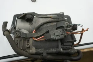 Mercedes W205 W213 W253 Kompressor Luftfederung Niveauregulierung 2133200004 - Bild 9