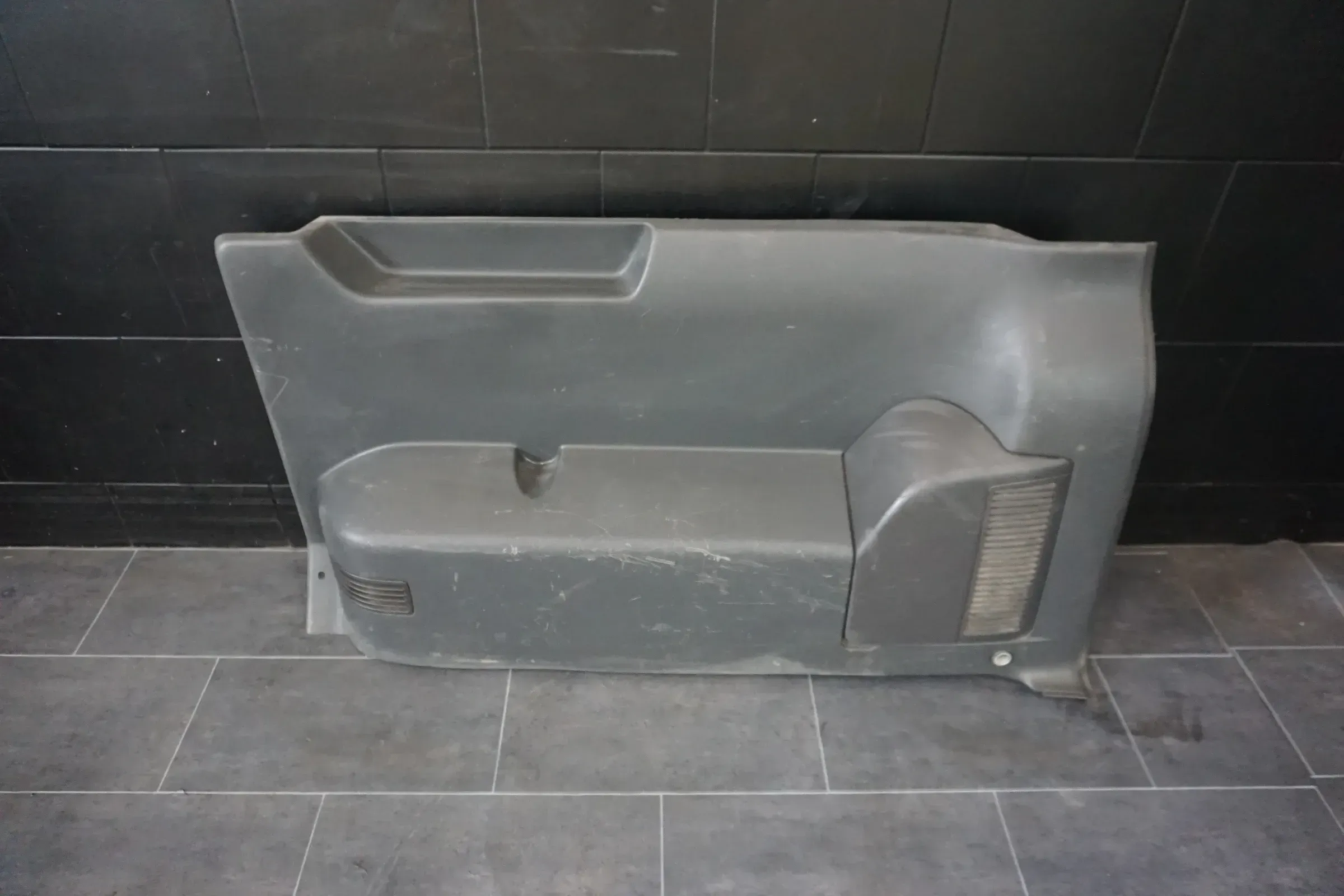 7H1868716C Seitenverkleidung hinten rechts Original VW T5 Multivan KR 2009 - Bild 1