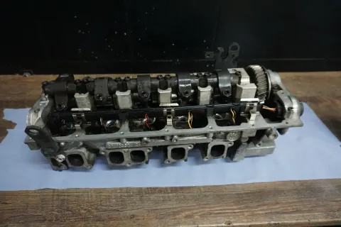 Background image for VW T5 7H Touareg 7L Zylinderkopf Nockenwelle Motor BNZ BPC 2,5TDI 148tkm Kopf