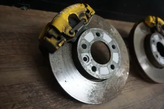 VW T5 Multivan 7H Bj.07 Bremssattel vorn rechts Links Bremse Bremsanlage 2.5TDI - Bild 2