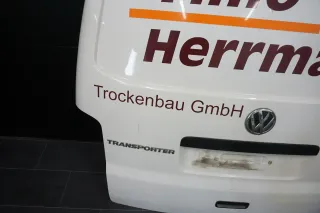 VW T5 Multivan Caravelle Tür Hecktür Heckklappe Weiß Lb9a Beschädigt - Bild 6