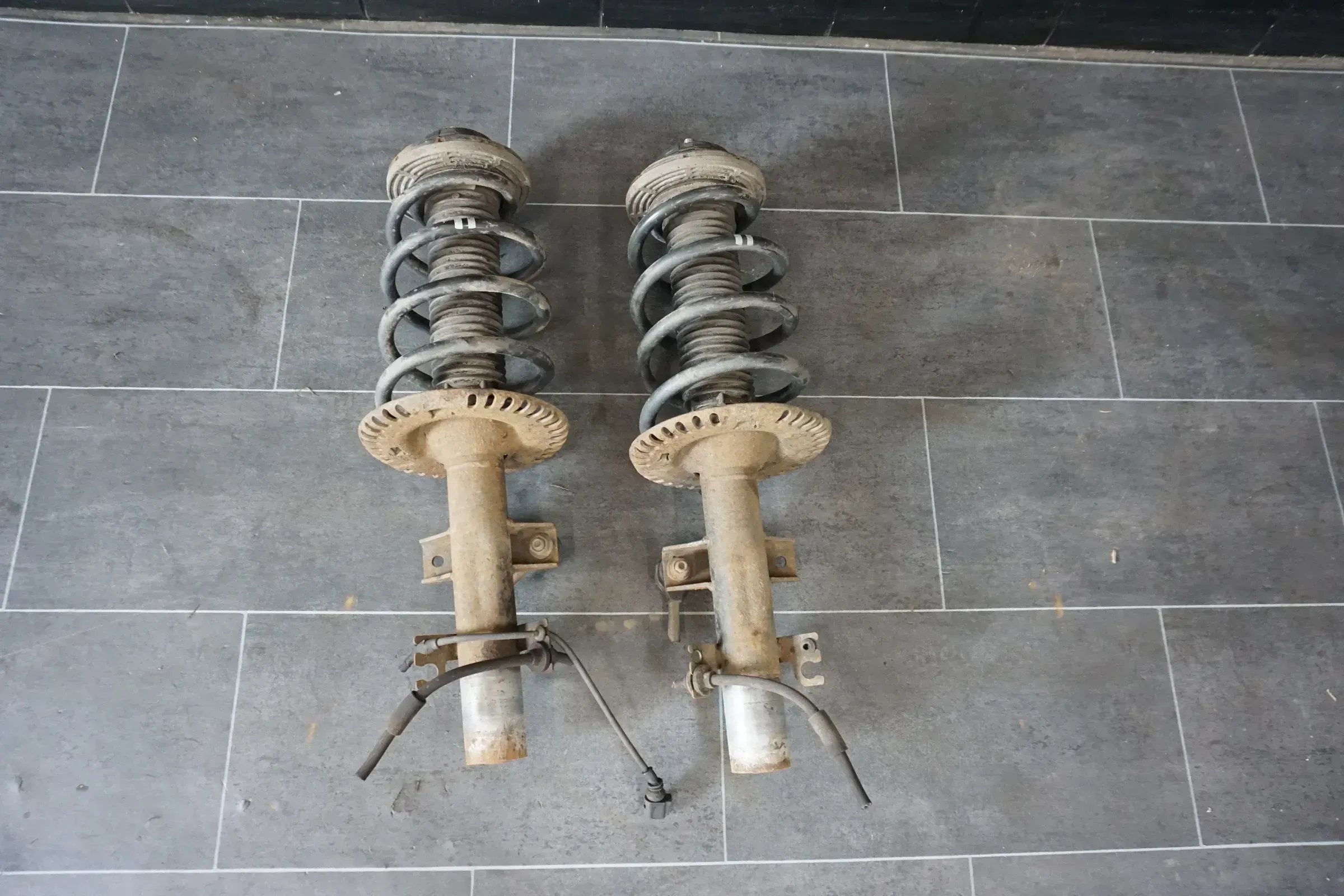 2x Federbein VW T5 Transporter Achsschenkel vorne rechts links Original - Bild 1