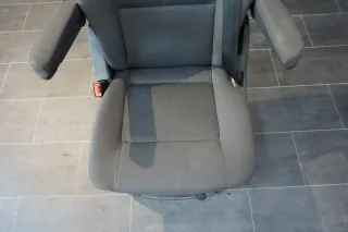 VW T5 Multivan Schienensystem 2te Reihe hinten Sitz Stoff Schwarz Drehsitz - Bild 2