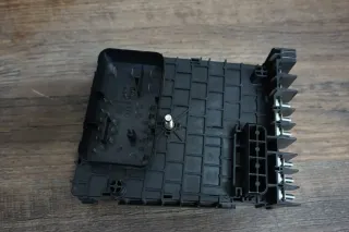 Sicherungskasten Relaiskasten Sicherungsbox VW Passat 3C 3C0937125A - Bild 4