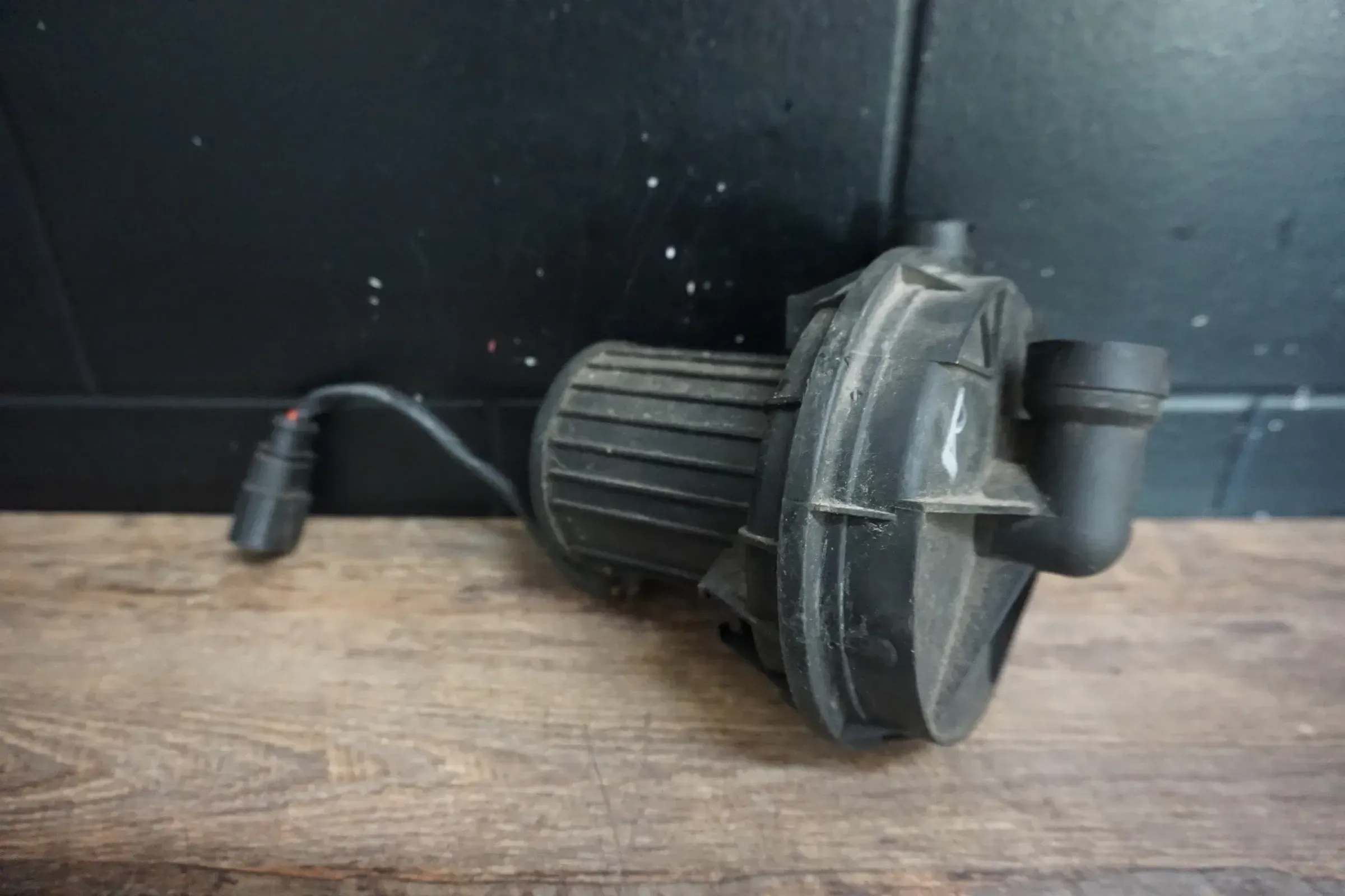 Audi RS6 A6 4F Sekundärluftpumpe 07L959253E Luftpumpe Sekundärpumpe - Bild 1