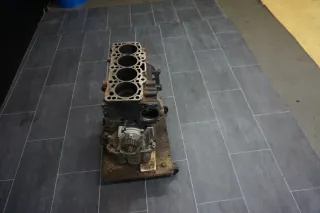 Motor Motorblock VW T5 Transporter Bus 2,0 TDI 75 103KW CAA CAAA CAAC Rumpfmotor - Bild 2