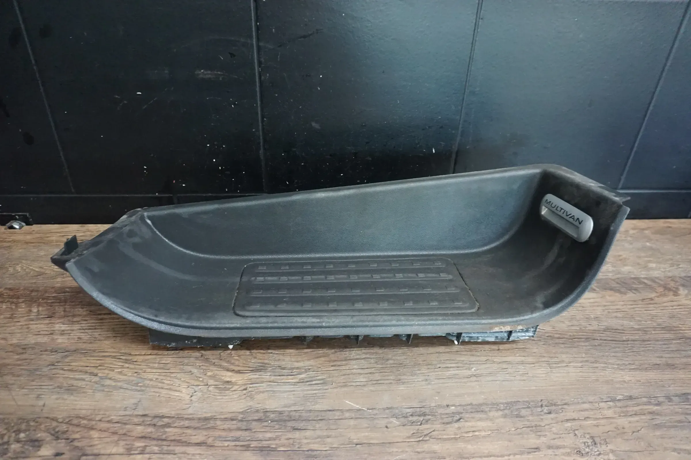 Original VW T5 Trittstufe Verkeidung Einstieg rechts schwarz 7H5863736H - Bild 1