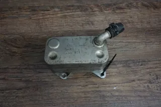 06D117021C Original VW Eos 1F 2.0 FSI Ölkühler Wärmetauscher Ölkühlergehäuse - Bild 1