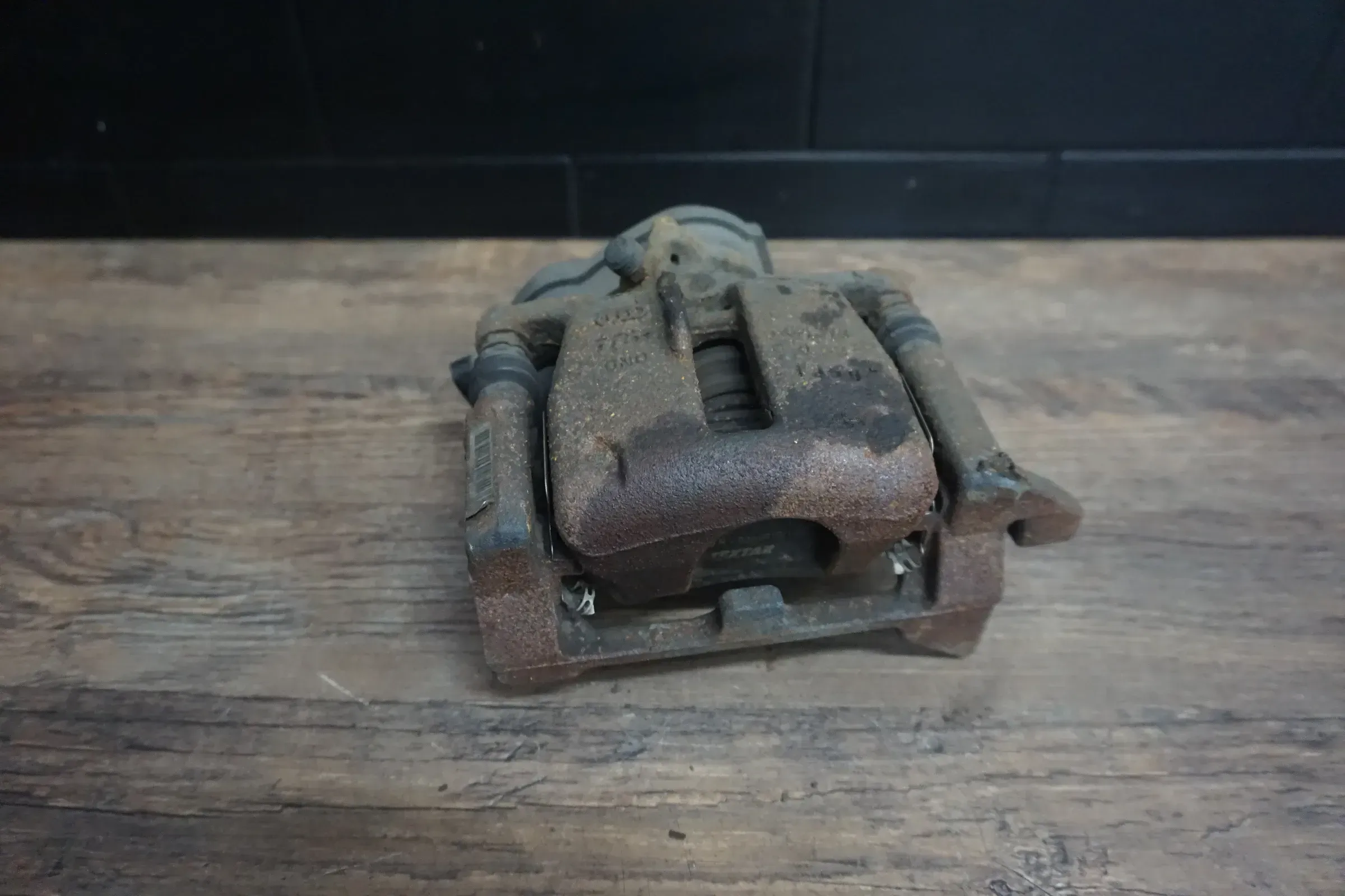 Audi A4 8K Avant Bremssattel TRW Stellmotor hinten rechts 32335478E - Bild 1