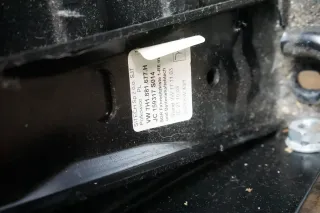 VW T5 Multivan SITZKONSOLE SITZ KONSOLE vorne links 7H1881677H Schwarz - Bild 7