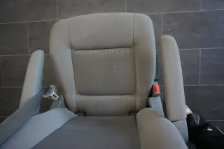 VW T5 Multivan SITZ hinten 2. Sitzreihe STOFF grau drehbar Schienensystem Pilotensitz - Bild 5