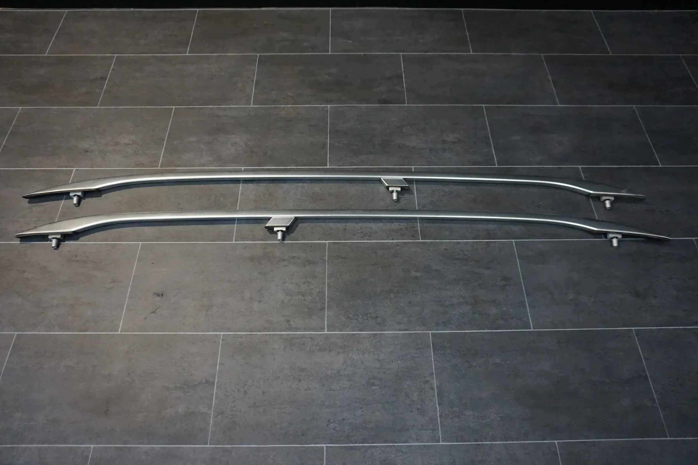 AUDI A4 Avant 8ED B7 Dachreling links und rechts 8E9860021 8E9860022 4/5-Tür - Bild 1