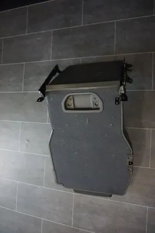 Sitz hinten Notsitz 3te Sitzreihe links schwarz Zafira A Opel - Bild 4