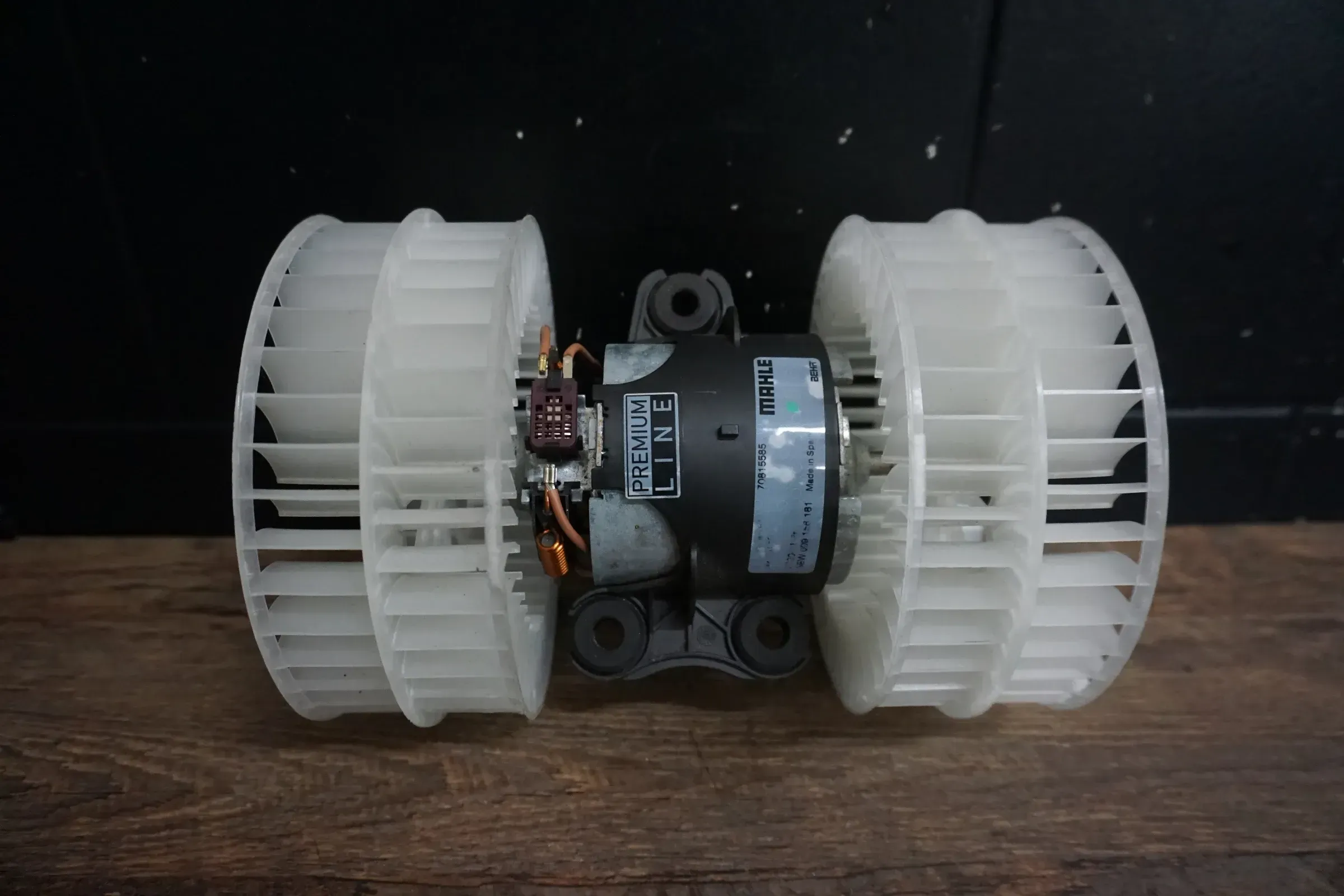 HELLA 8EW 009 158-151 Innenraumgebläse Gebläse Gebläsemotor - Bild 1