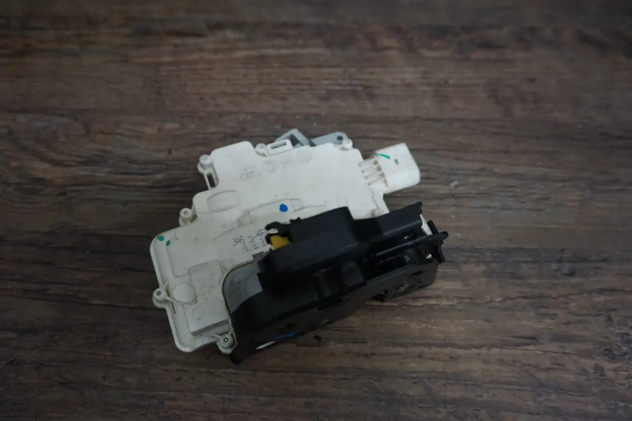 Audi A6 C6 4F - Türschloss hi.re. Türverriegelung Drehfalle Tür 4F1839016 - Bild 1