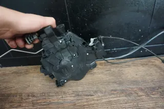 VW Transporter T5 Fernbetätigungsschloss Rechts Türschloß Schiebetür 7H0843654BR - Bild 6