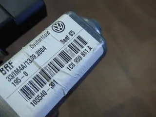 VW Golf IV 4 V6 Fensterhebermotor Motor Fensterheber Hinten Links 1C0959811A TOP - Bild 3