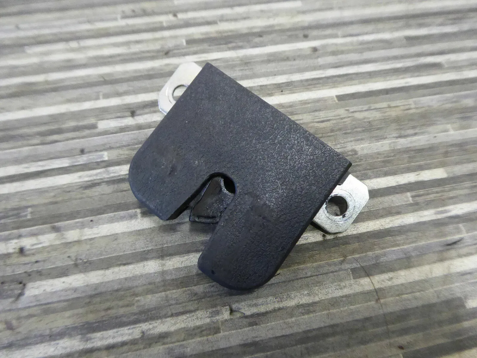 Seat Ibiza 6L Heckklappenschloss ZV Schloss Heckklappe 6L6827505A - Bild 1