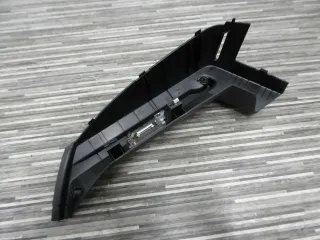 Seat Leon 1P Orig. 4/5 Türer Auflage Kofferraum rechts persiaschwarz 1P0867762D - Bild 3