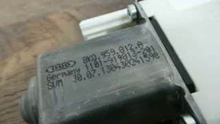 Audi A4 S4 8K A5 A6 Q7 RS6 Fensterhebermotor hinten rechts 8K0959812A - Bild 3