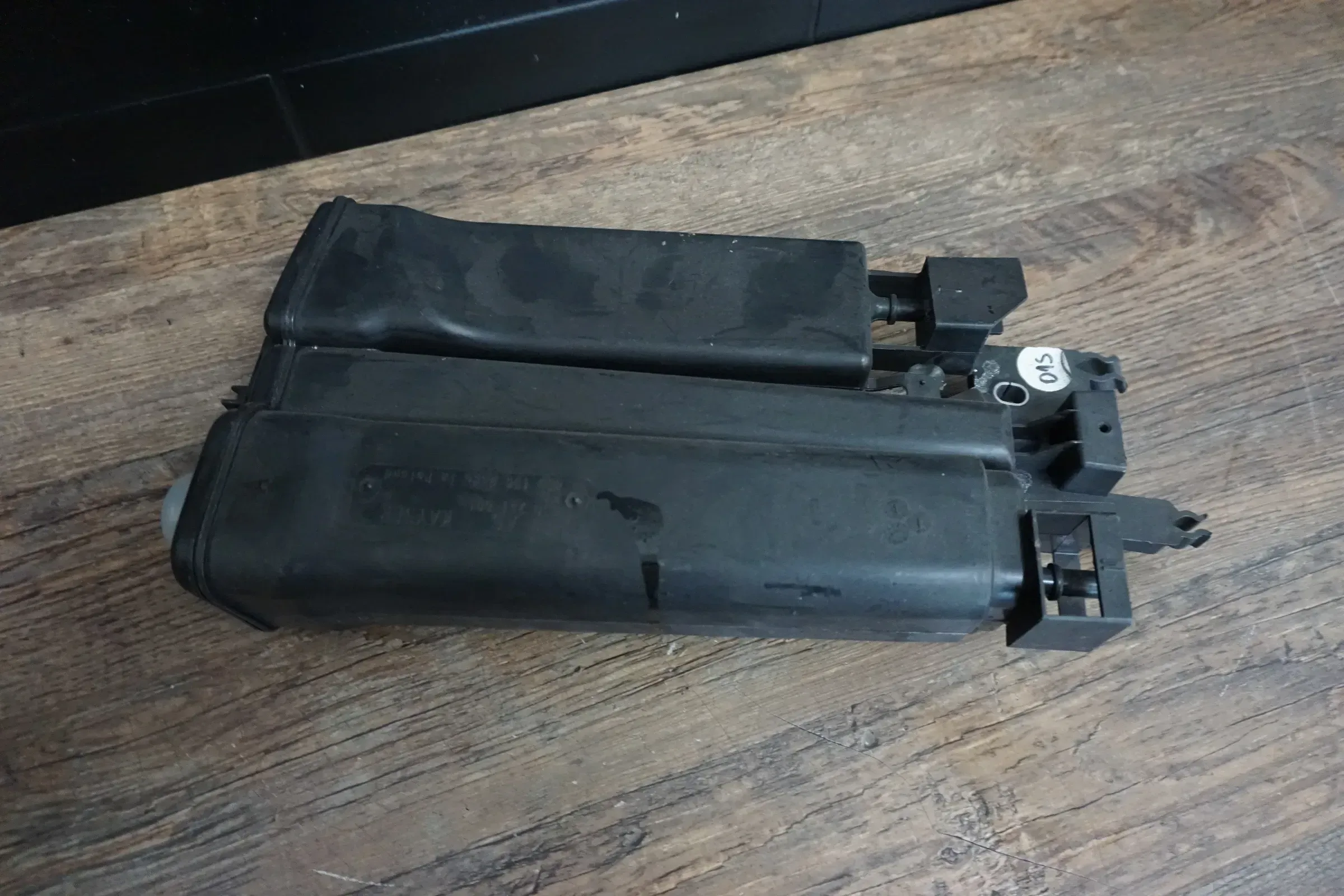 Audi TT 8S Aktivkohlebehälter 8S0201801 activated charcoal container - Bild 1