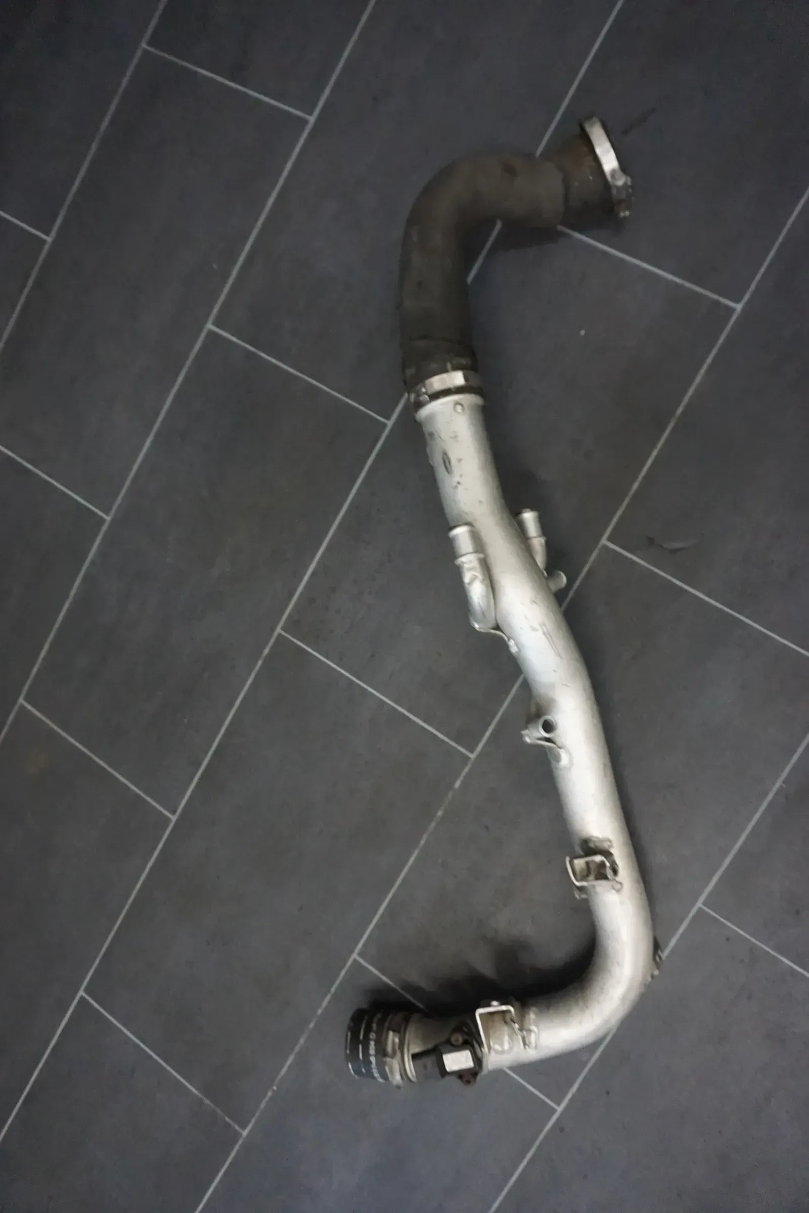 Audi Q7 4L V12 TDI Druckschlauch Ladeluftschlauch Schlauch 4L0145556C - Bild 1