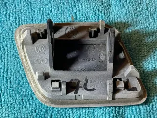 VW Touareg 7L Abdeckung vorne links Scheinwerferreinigung SWR 7L6807755LH weiß - Bild 3