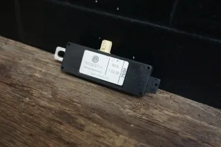 Original VW 7H5035577H Antennenweiche Antennenverstärker T5 Multivan - Bild 3
