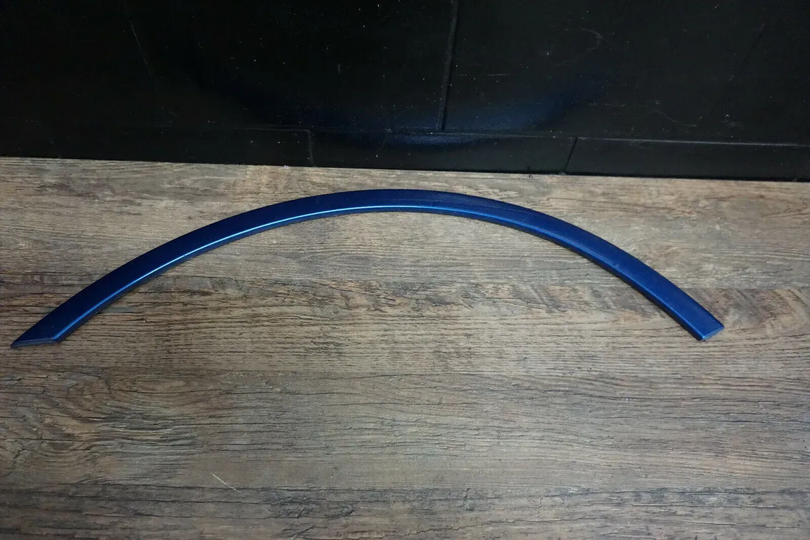 Original VW Passat Radhausverbreiterung grundiert rechts hinten 3C0853828A - Bild 1