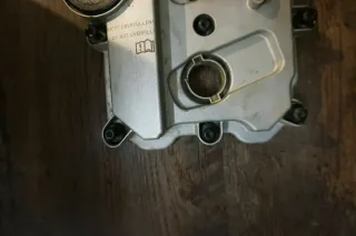 original Audi 3.2 FSI V6 Zylinderkopfhaube Ventildeckel 06E103471P links Fahrer - Bild 2