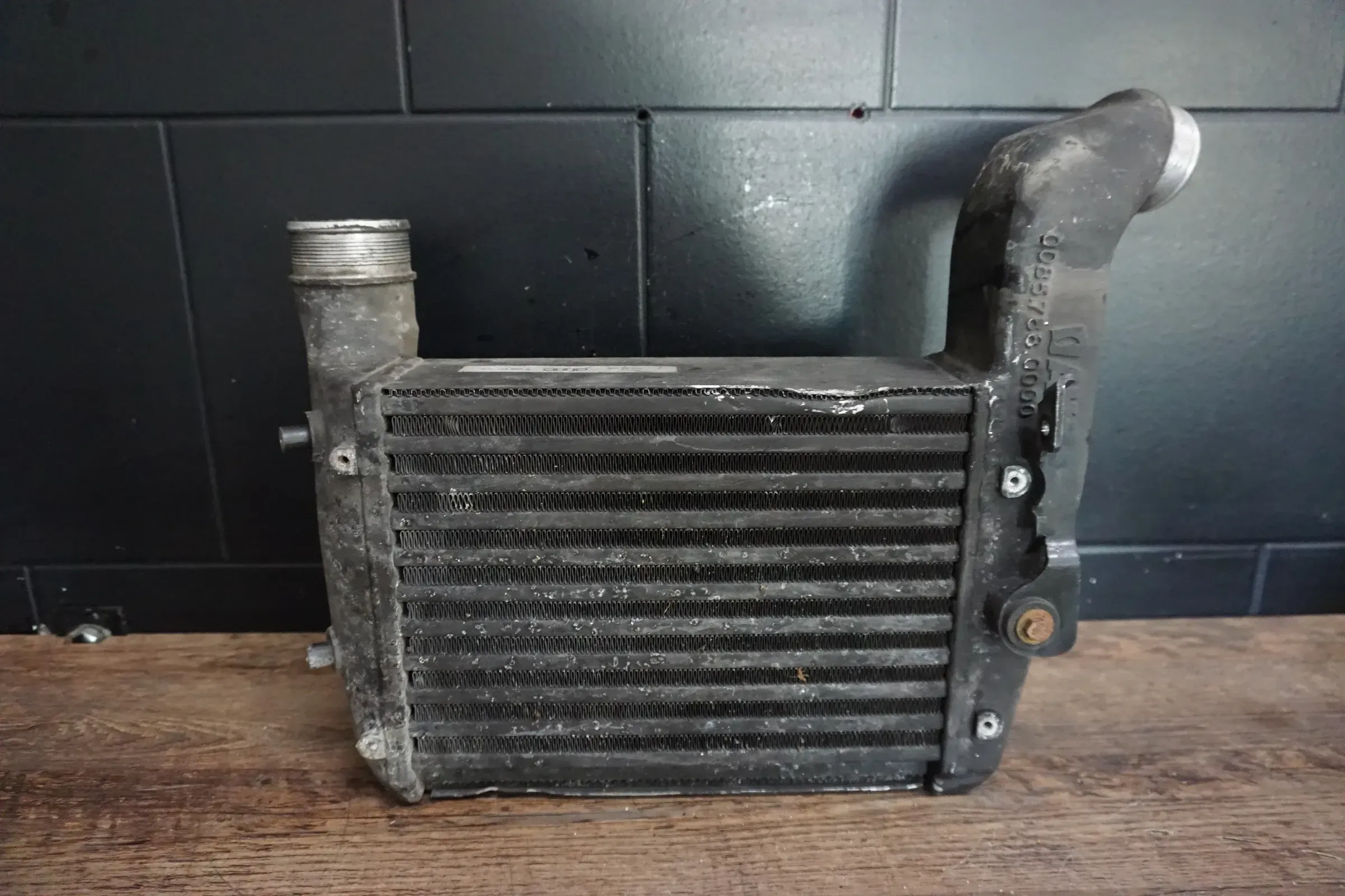 Ladeluftkühler Audi RS6 4F 5,0 TFSI 426KW links Fahrerseite 07L145805A Original - Bild 1