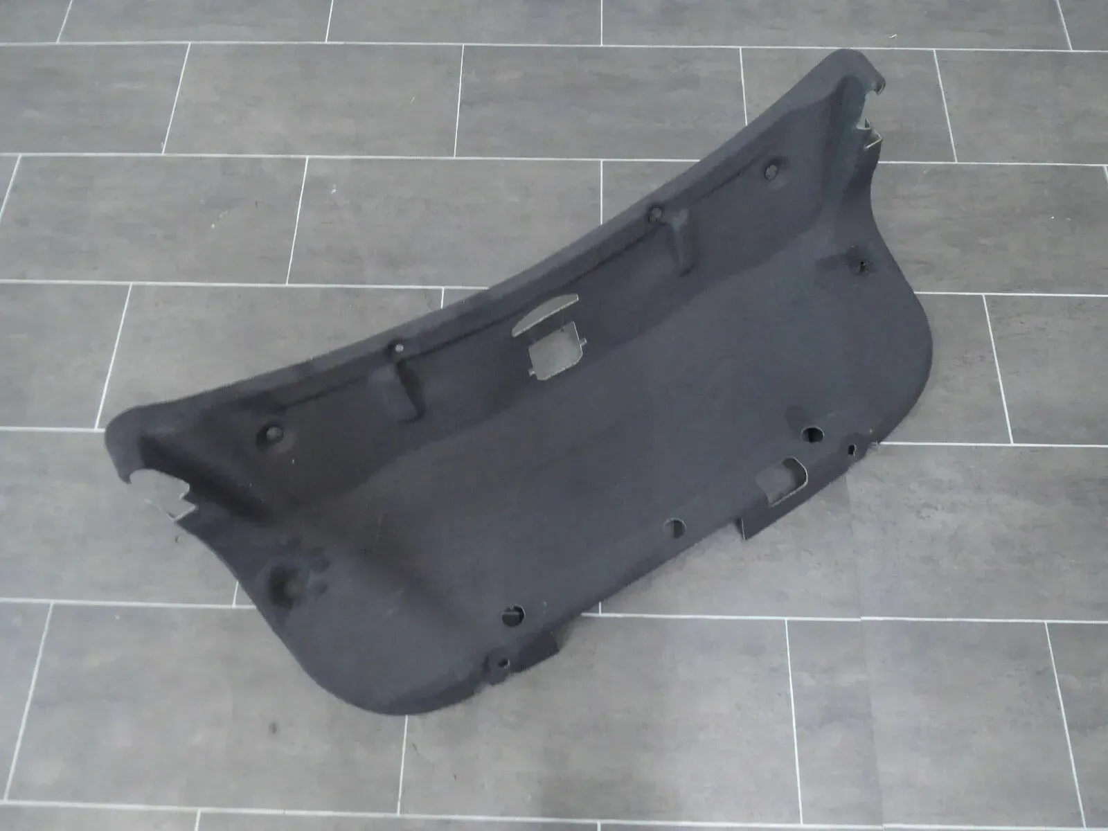 Mercedes W207 Coupe Heckklappenverkleidung Verkleidung Heckdeckel 2076941325 - Bild 1