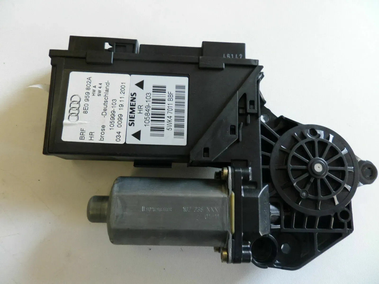Fensterheber Motor hinten Rechts 8E0959802A Audi A4 8E Avant 2,5 TDI 163PS *TOP* - Bild 1