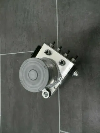 VW AUDI SEAT ABS Block PUMPE HYDROAGGREGAT 6C0907379S 6R0907379BA Steuergerät - Bild 1